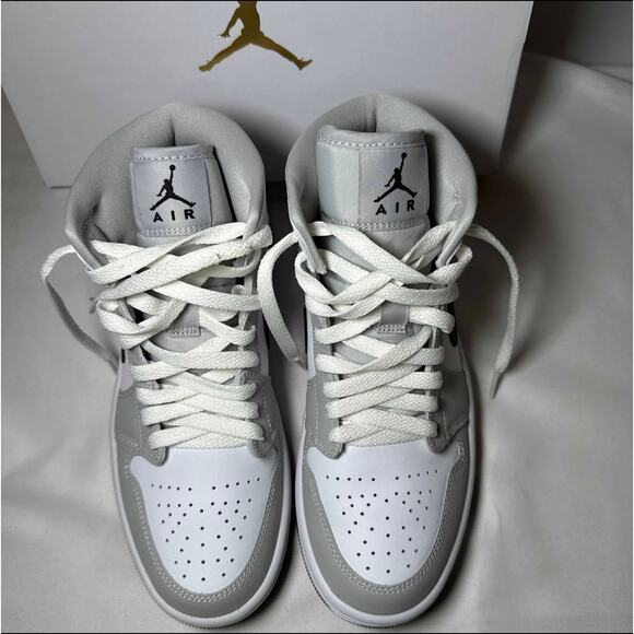 Size 8 - Wmns Air Jordan 1 Mid Grey Fog Women's Shoes - Picture 4 of 12